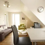 Uns To Hus Waterkant Apartament *
